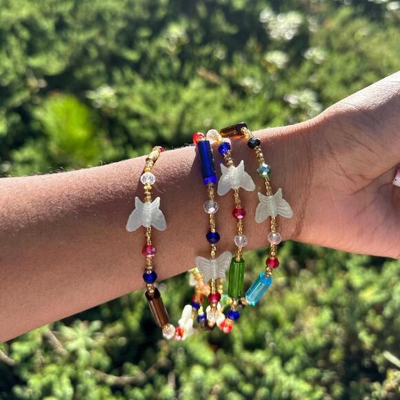 Multicolored butterfly beaded anklet glow in the dark - Picture 3 of 4